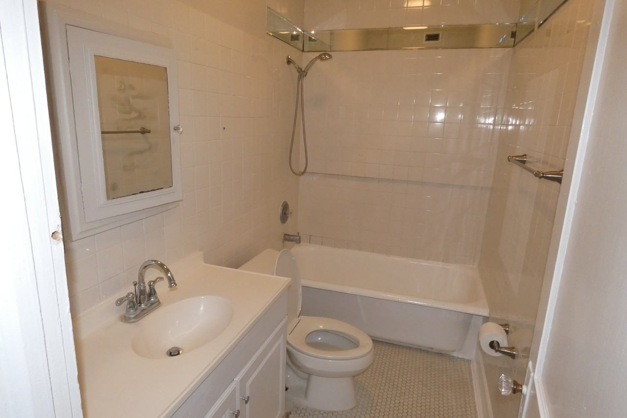 1946 3rd Avenue North #2 - Photo 5 of 8