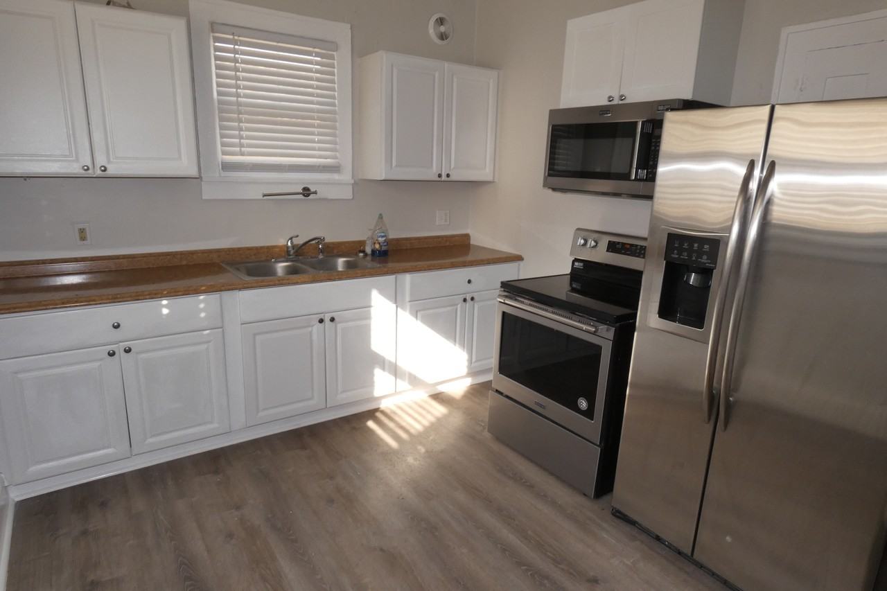 1946 3rd Avenue North #2 - Photo 4 of 8