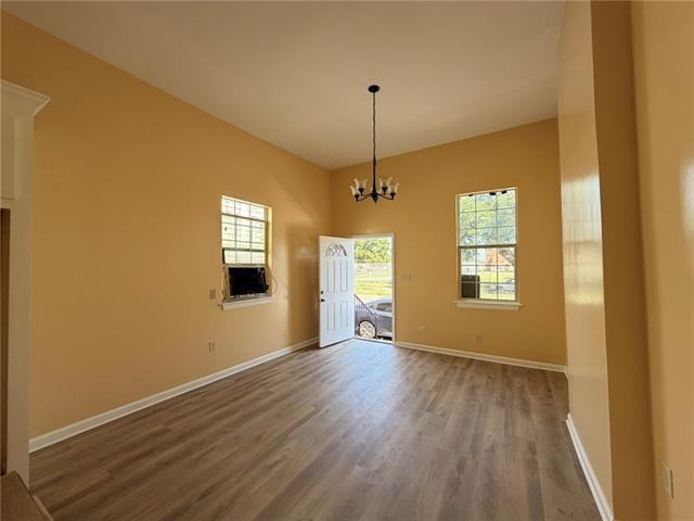 2712 Lasalle St - Photo 2 of 15