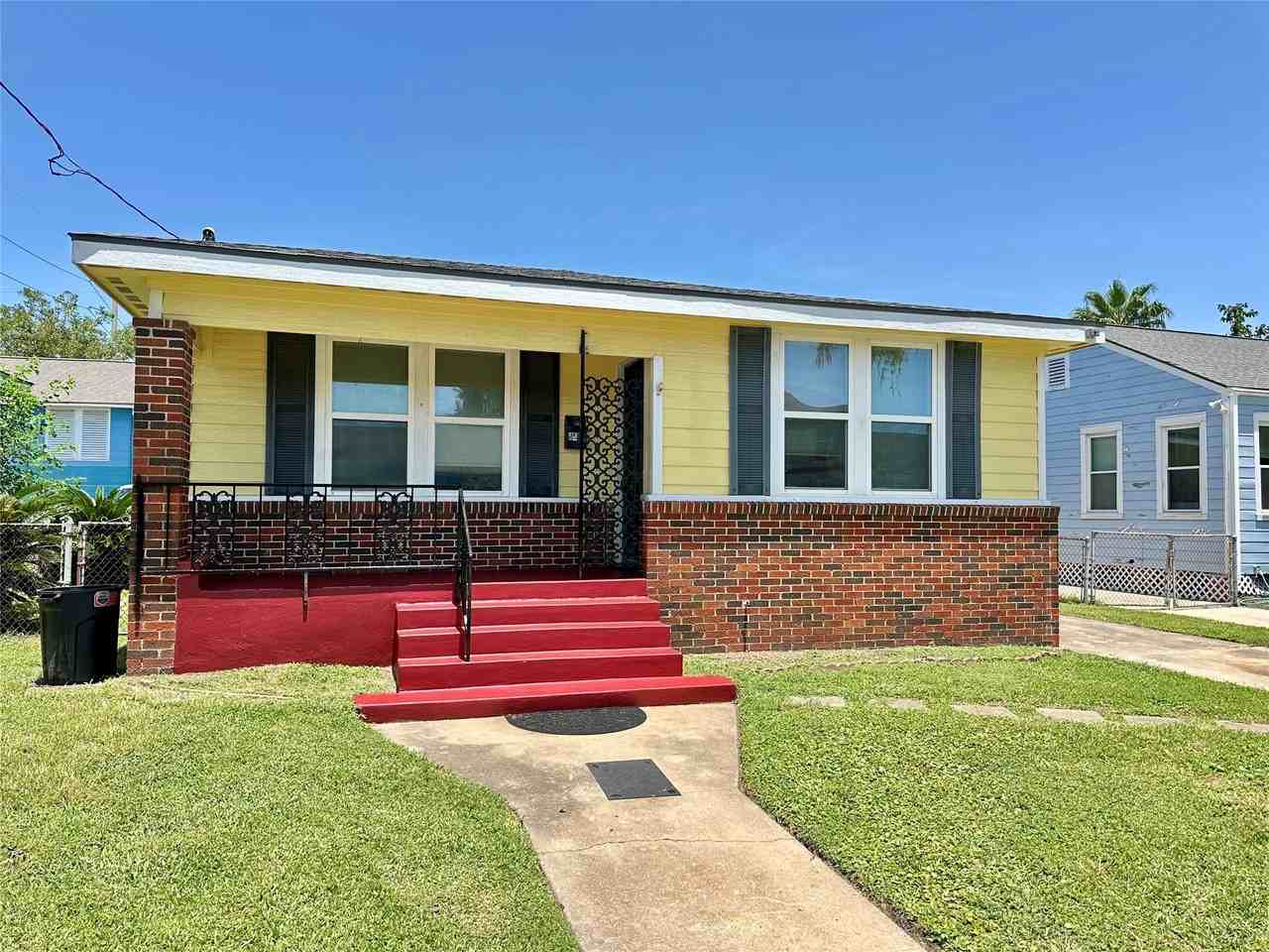 5222 Avenue O - Photo 2 of 18