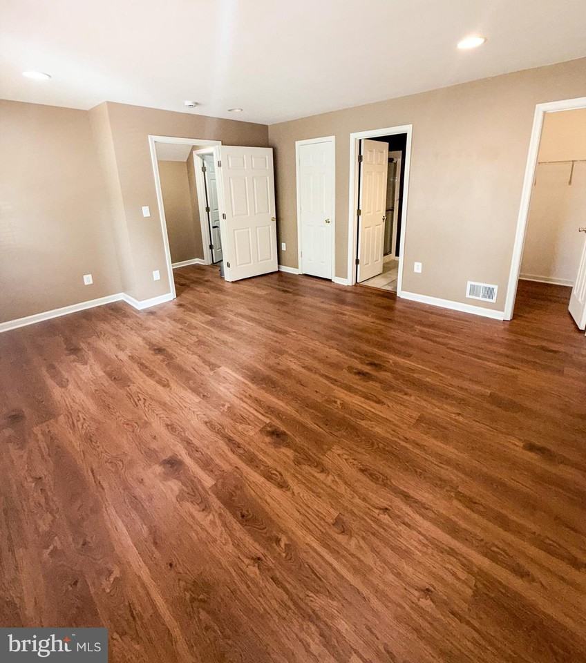 1202 Ellis Ave - Photo 3 of 17