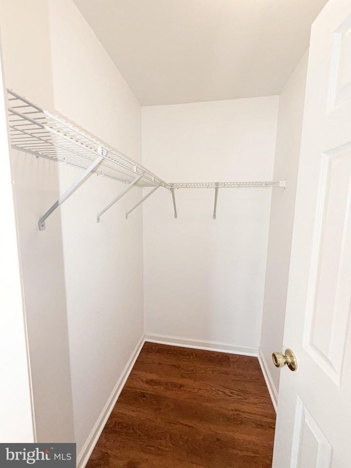 1202 Ellis Ave - Photo 4 of 17