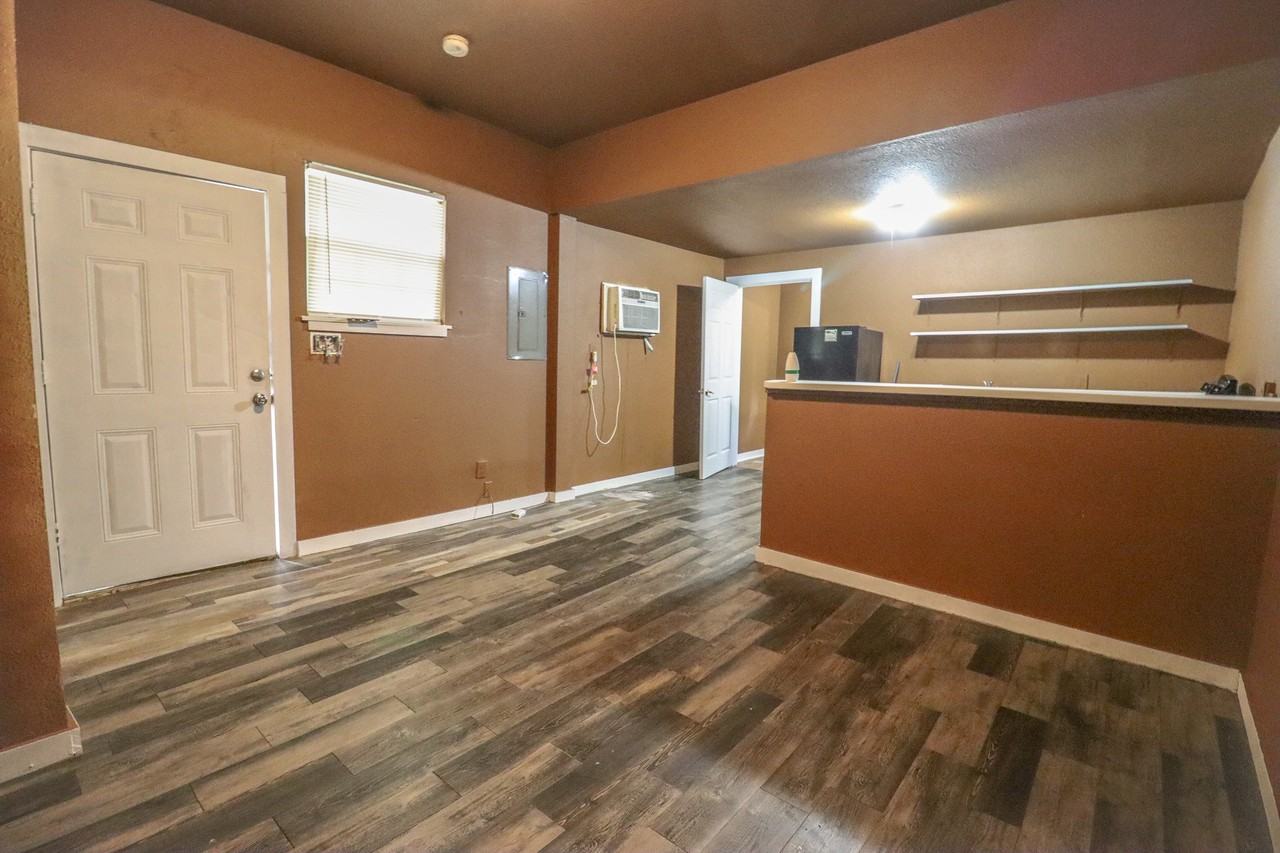 2237 North St Apt 3 - Photo 3 of 9