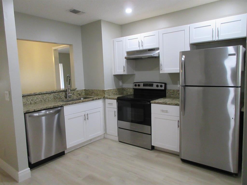 11448 Nw 42nd St - Photo 2 of 16