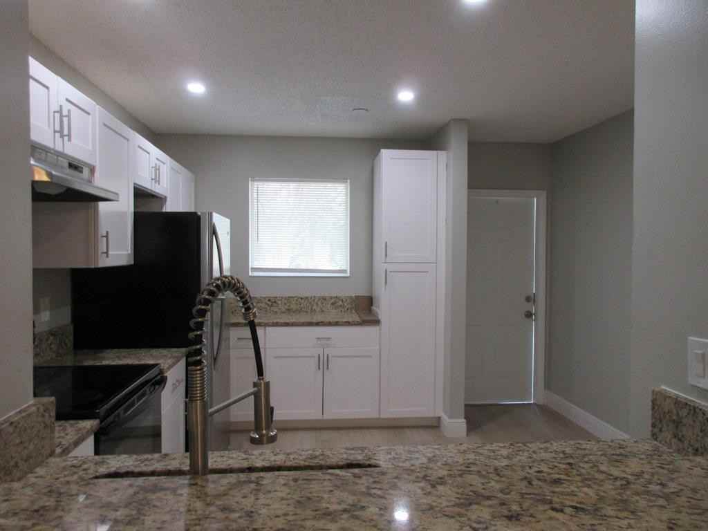 11448 Nw 42nd St - Photo 3 of 16