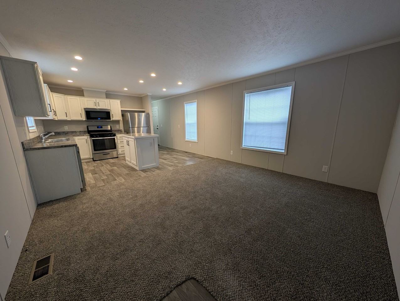 16218 Frontenac Ave #162 - Photo 5 of 33