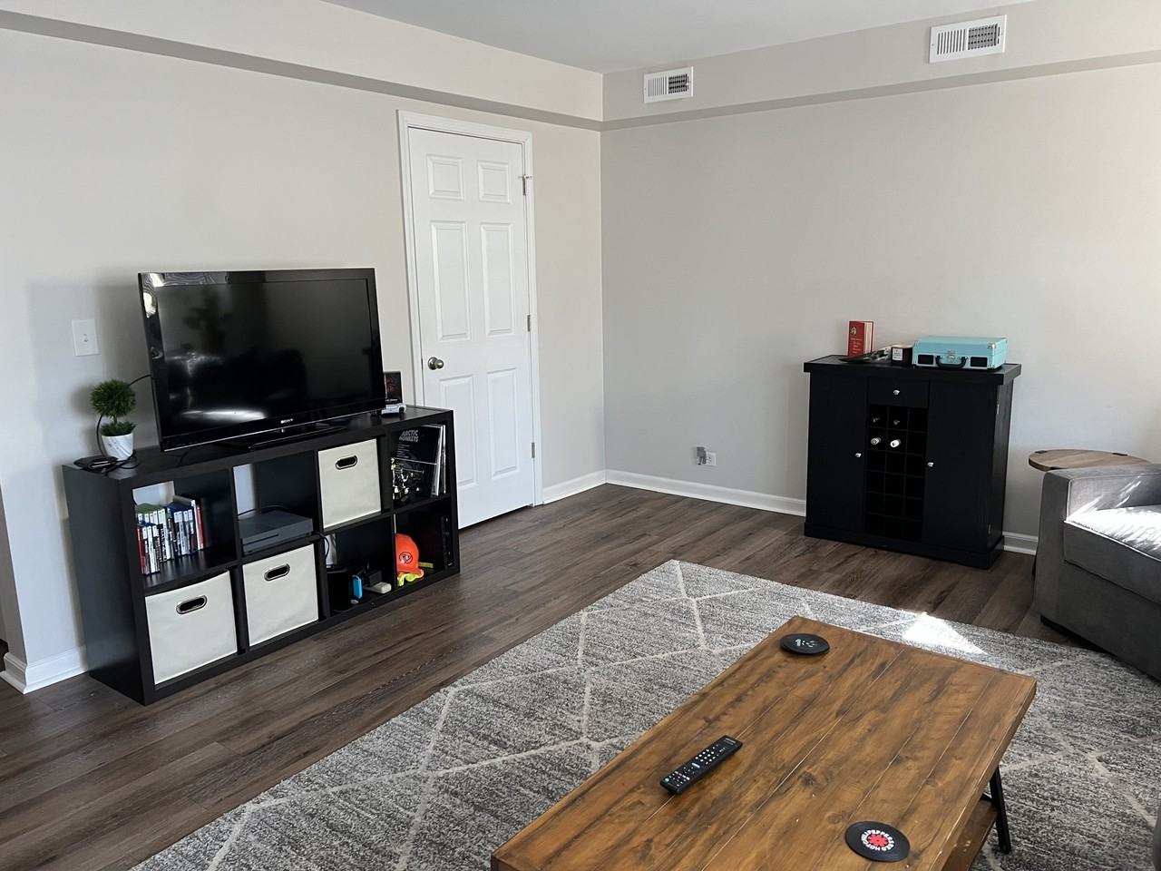 6626 West Devon Avenue - Photo 7 of 12