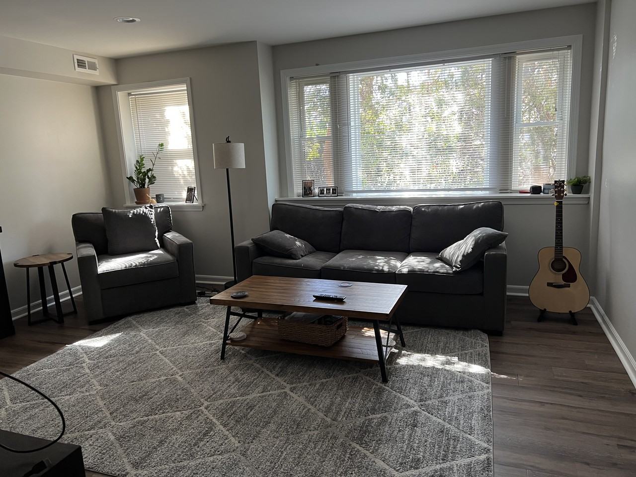 6626 West Devon Avenue - Photo 5 of 12