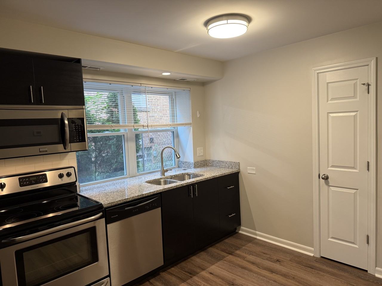 6626 West Devon Avenue - Photo 2 of 12