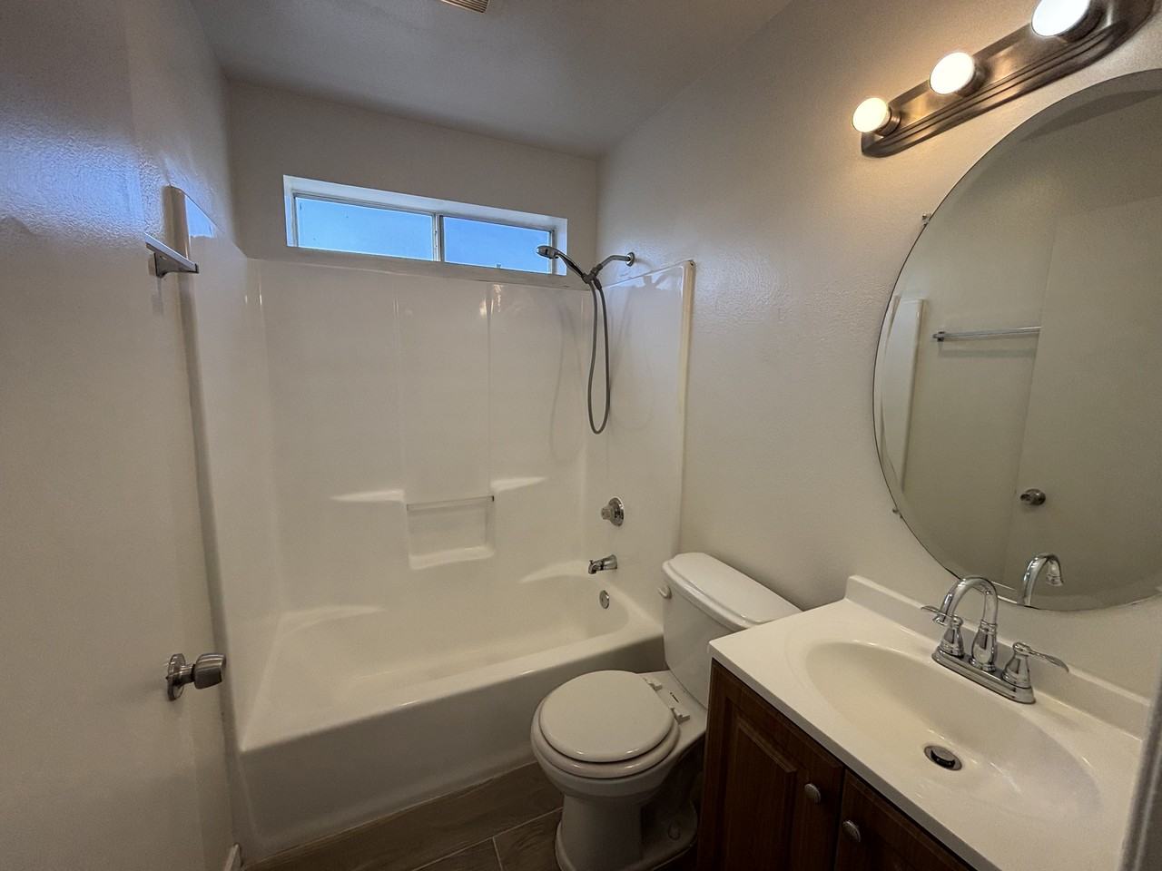 6924 Vesper Avenue - Photo 3 of 10