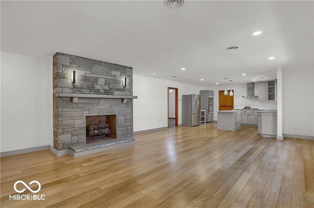 760 W Pine St - Photo 6 of 38