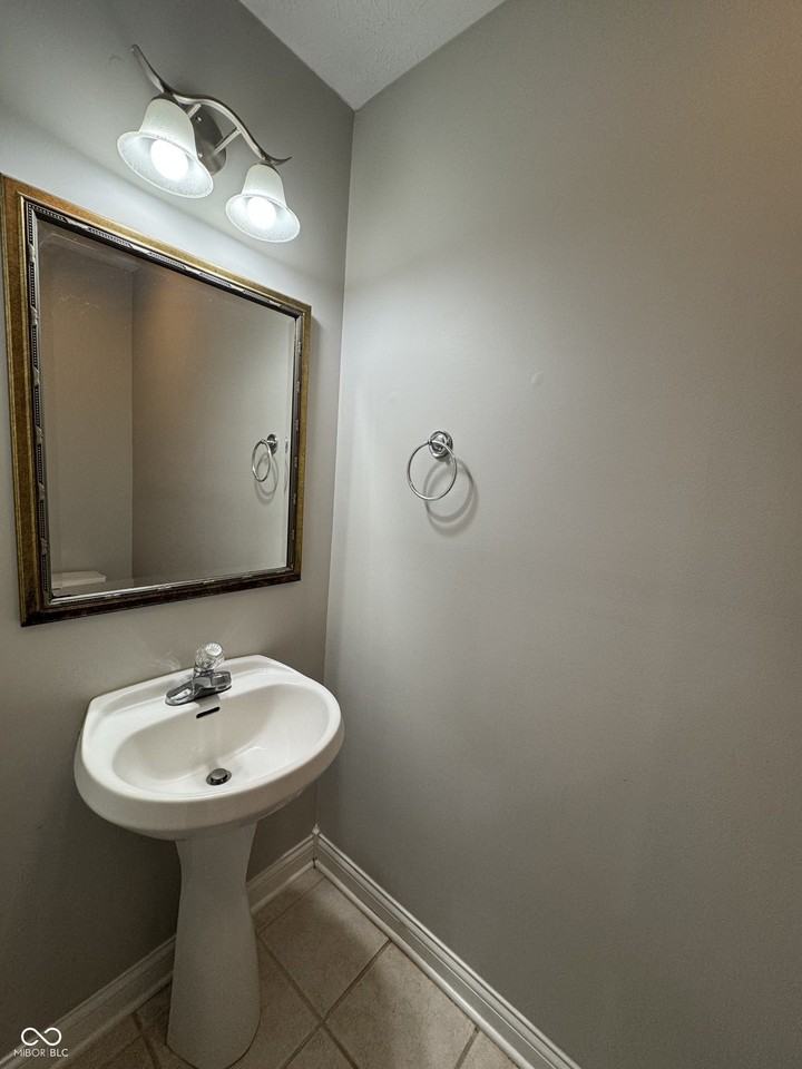 1442 Oakhill Dr - Photo 4 of 17