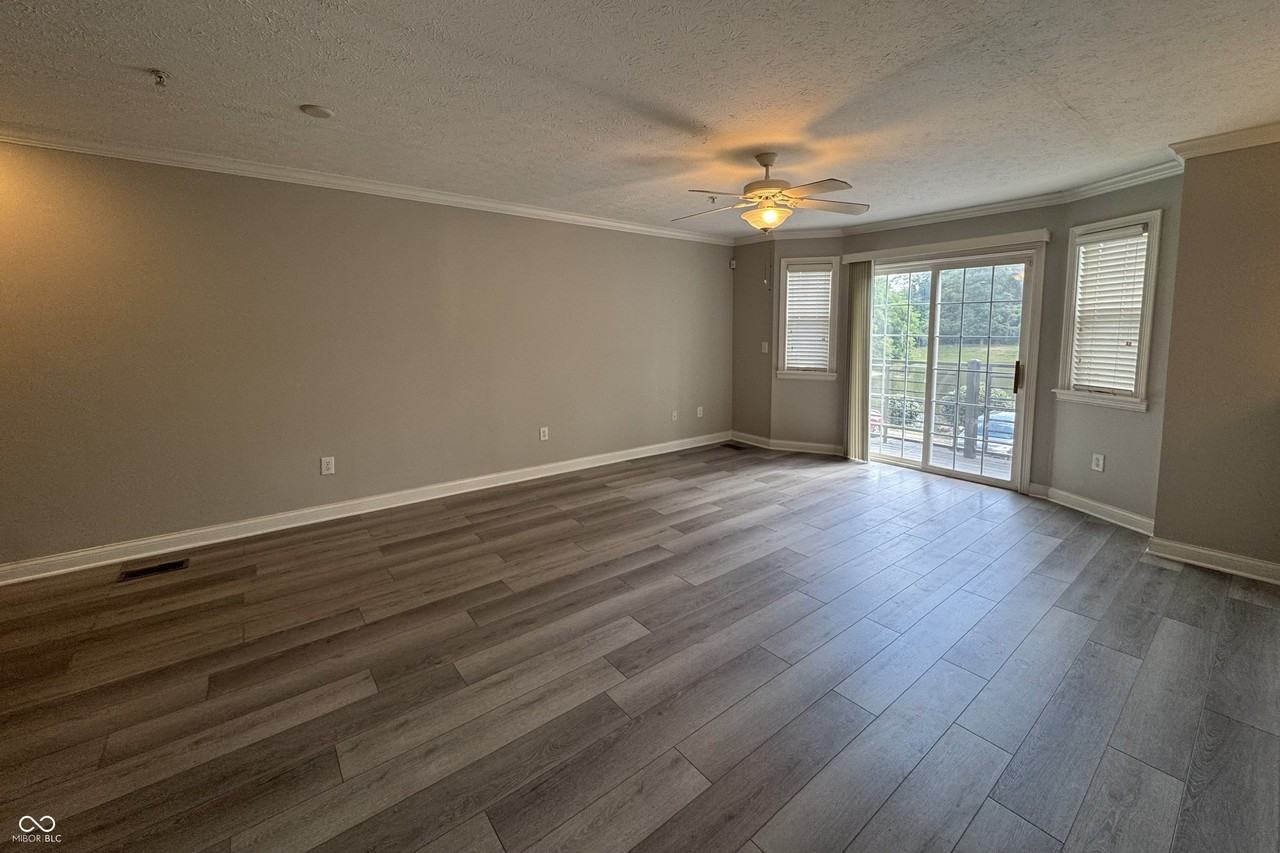 1442 Oakhill Dr - Photo 5 of 17