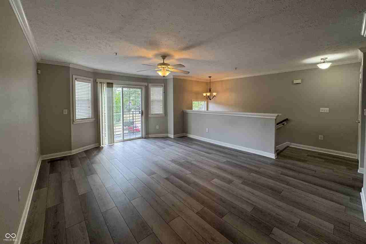 1442 Oakhill Dr - Photo 6 of 17