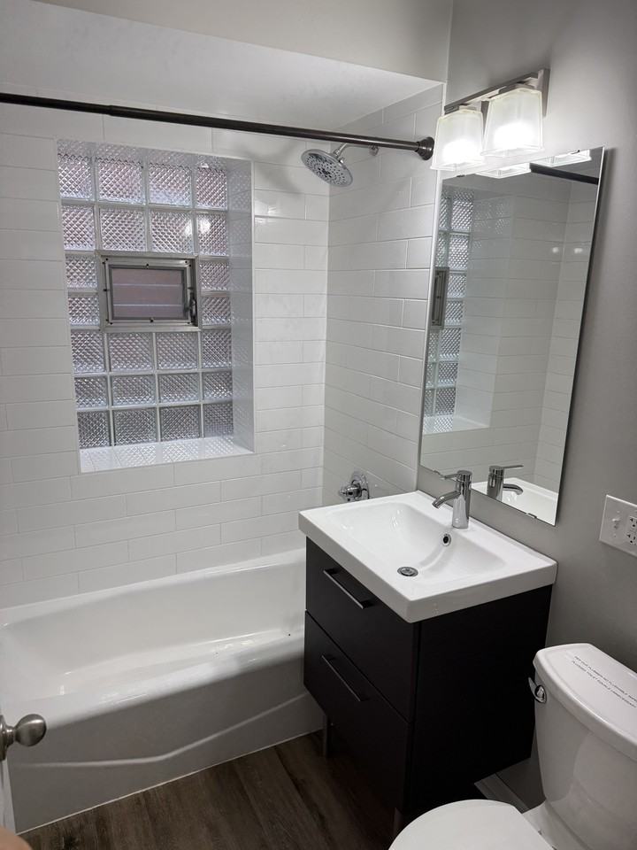 6626 West Devon Avenue - Photo 3 of 12