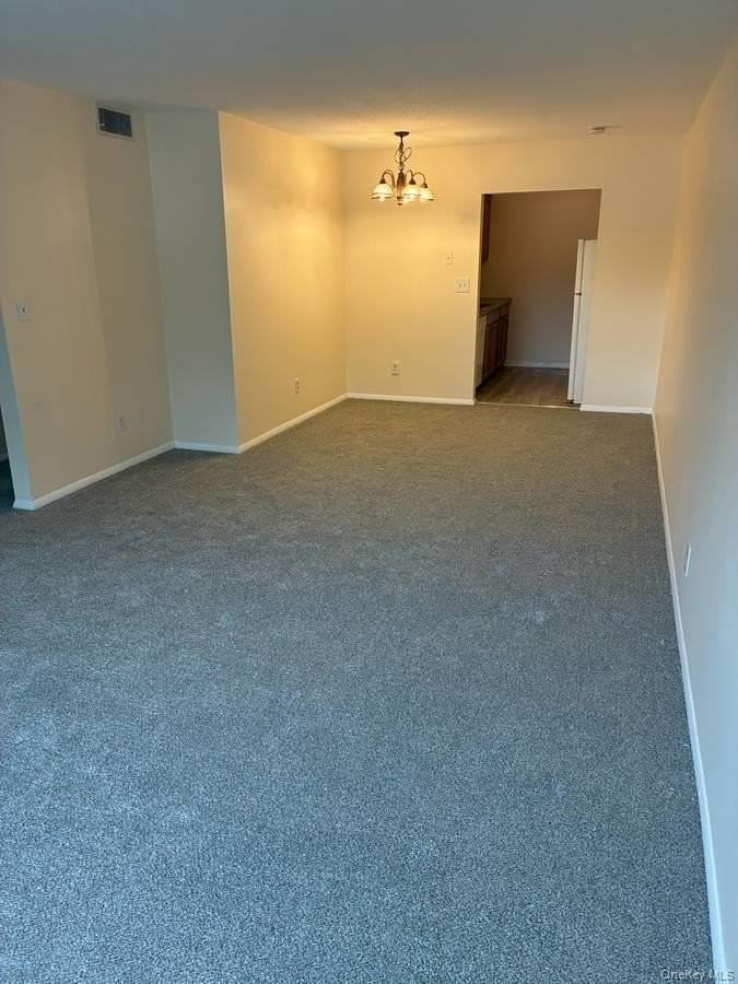 705 Cortland Dr #7E - Photo 5 of 14