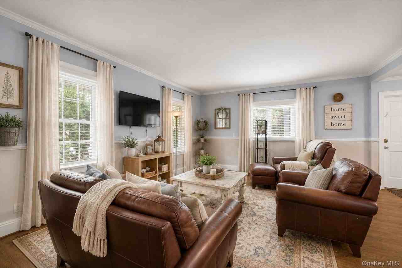 245 Main St - Photo 4 of 16