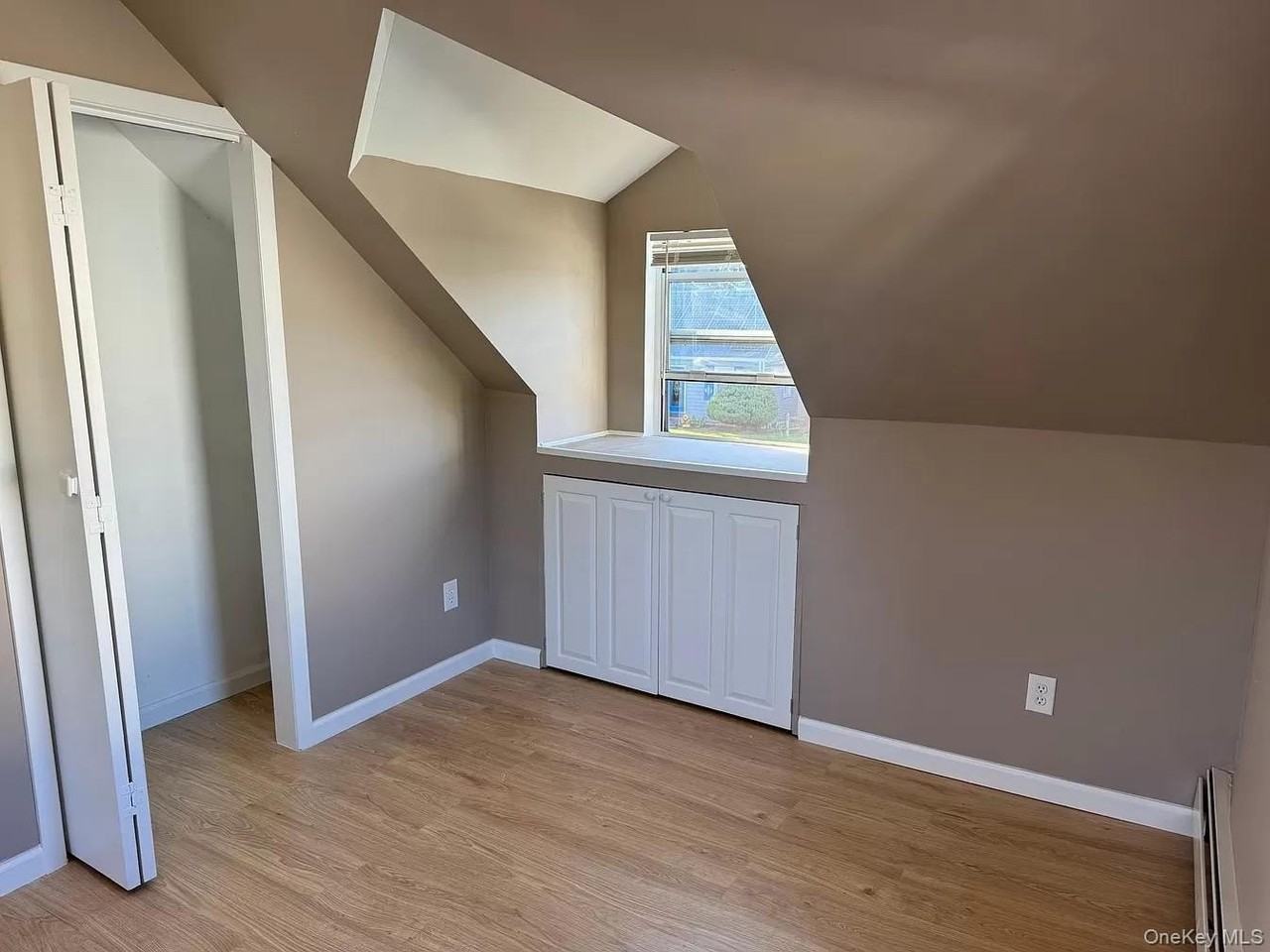 152 Throop St - Photo 2 of 6