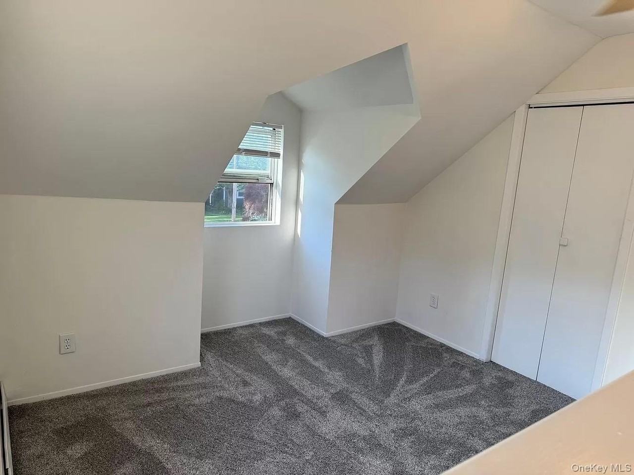 152 Throop St - Photo 5 of 6