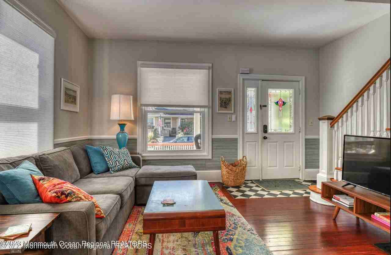 121 Mount Hermon Way - Photo 4 of 28