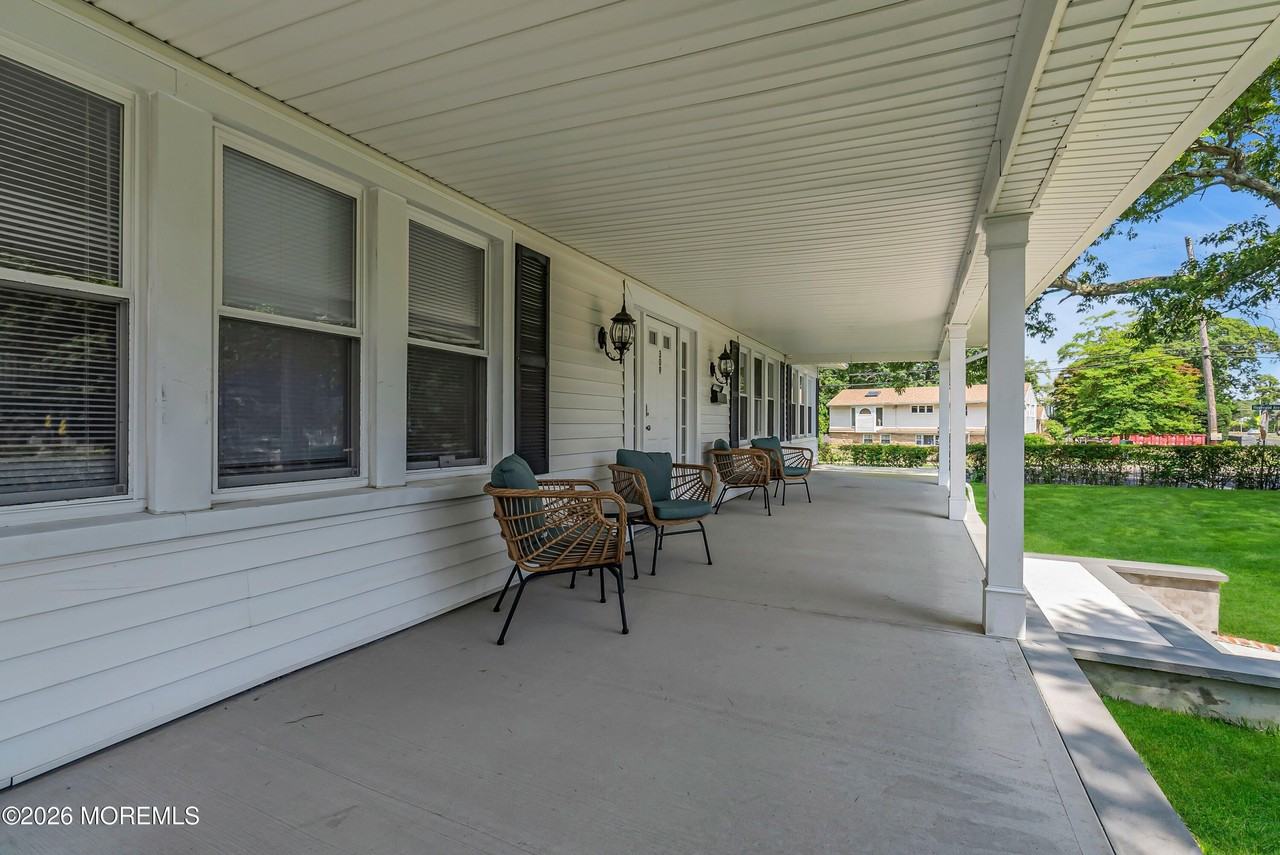 309 Cedar Ave - Photo 2 of 34