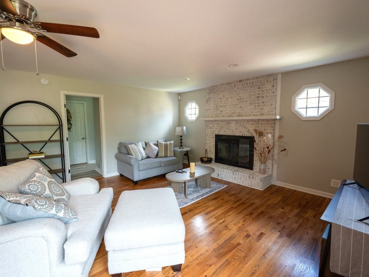 17011 Danielle Ct - Photo 7 of 23