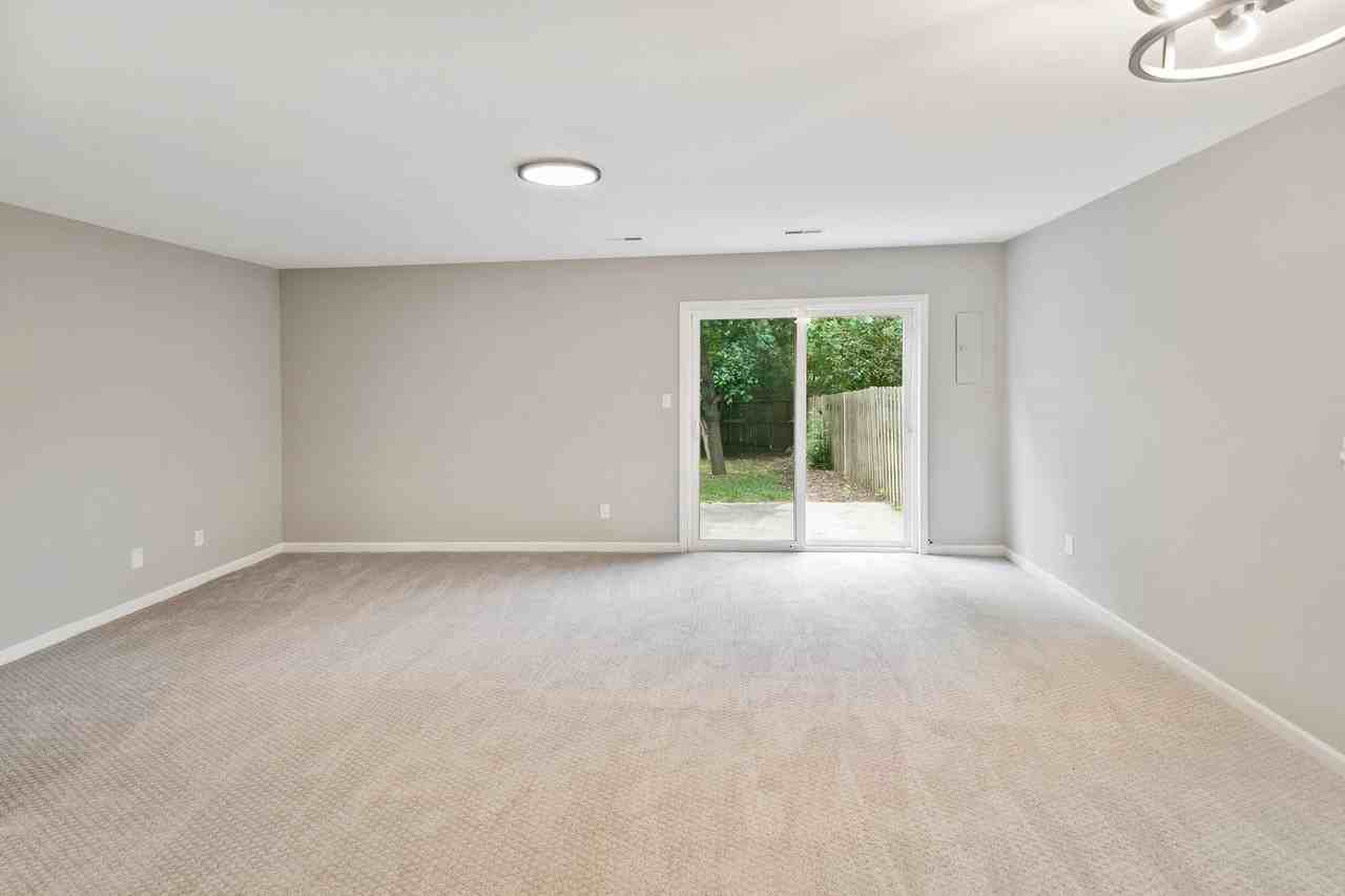 1320 E Arnold St - Photo 7 of 17