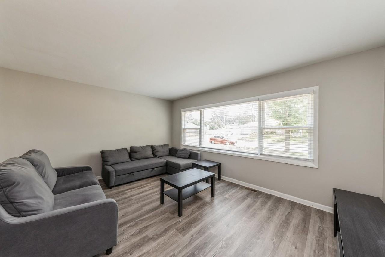 856 E Capri Dr #1 - Photo 2 of 12