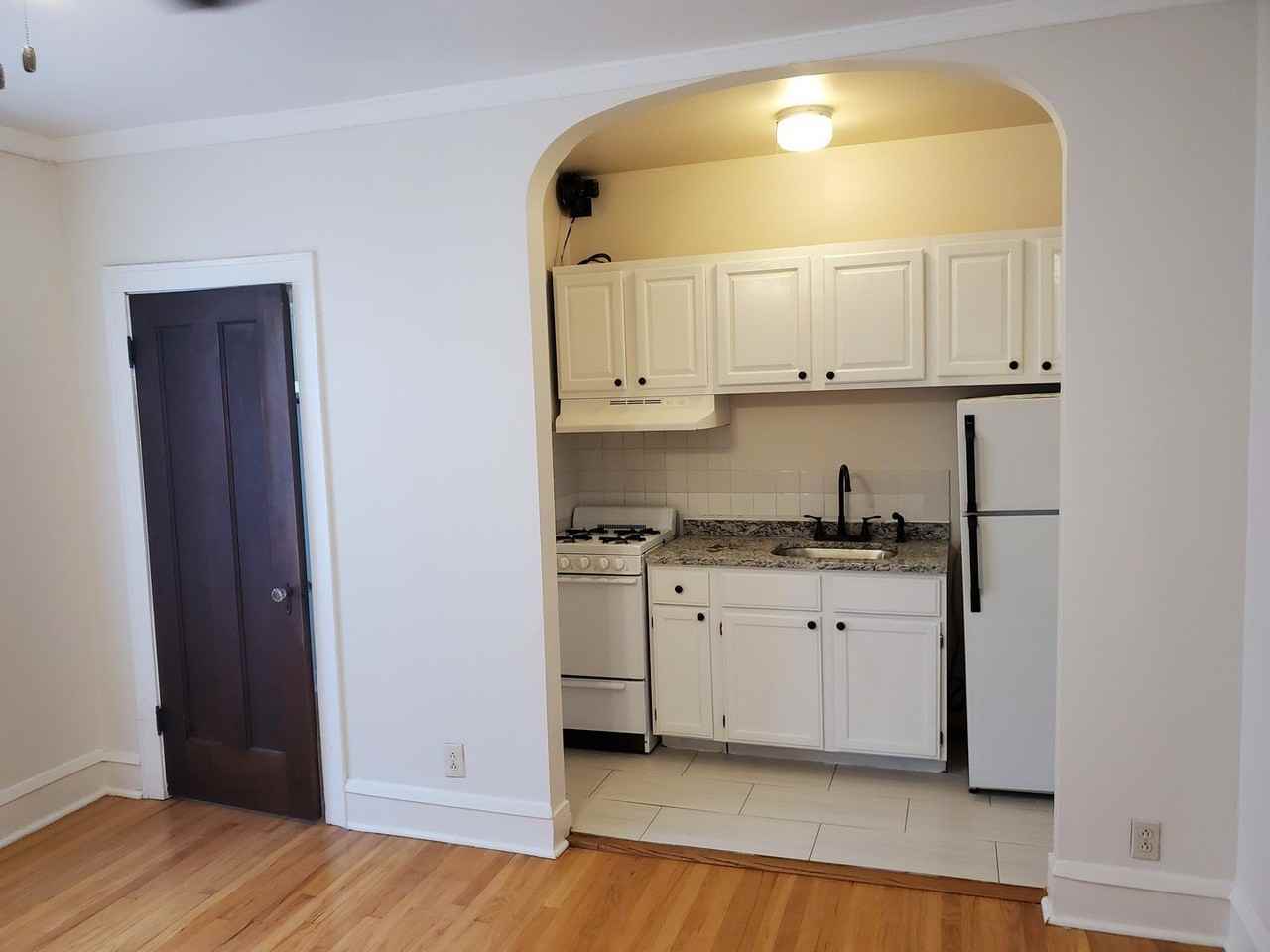 2342 N Spaulding Ave #308 - Photo 2 of 6