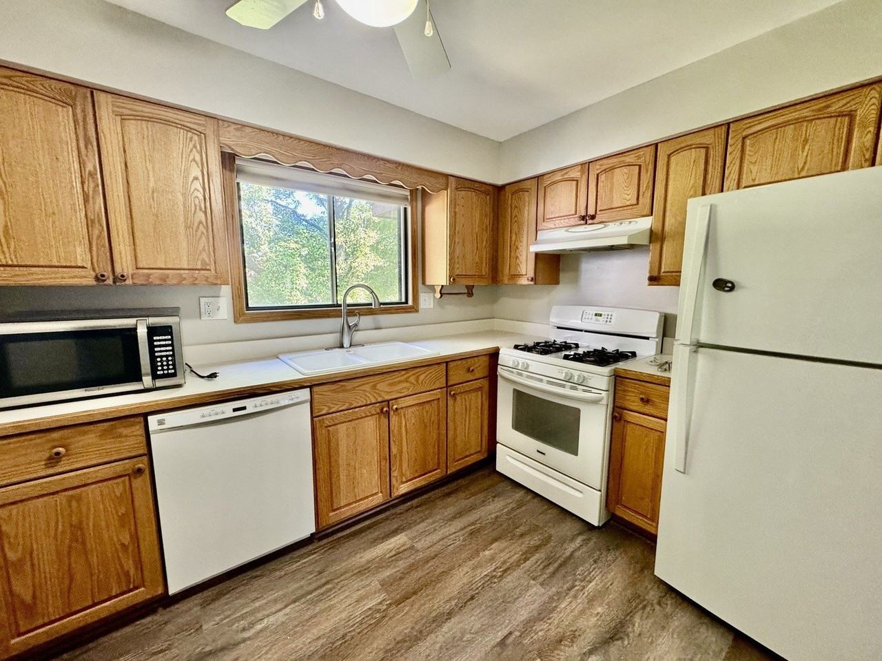 1737 Harrow Ct #B - Photo 6 of 11