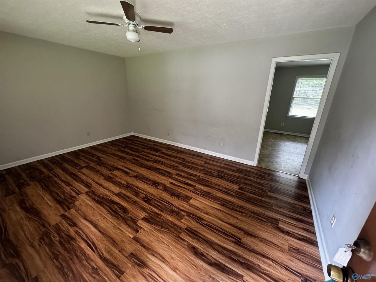 109 Carol Dr - Photo 2 of 14
