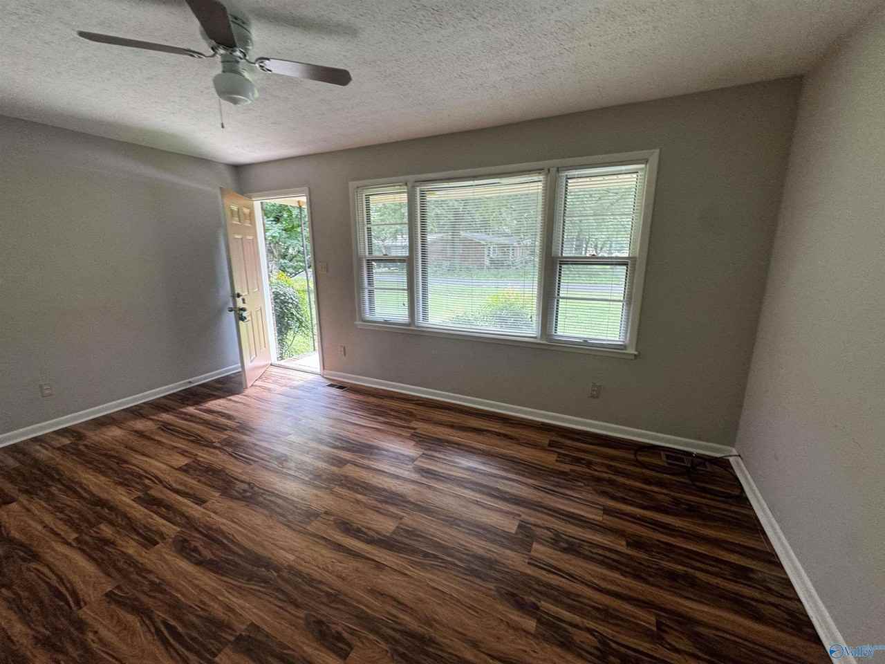 109 Carol Dr - Photo 3 of 14