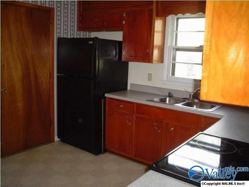 109 Carol Dr - Photo 5 of 14