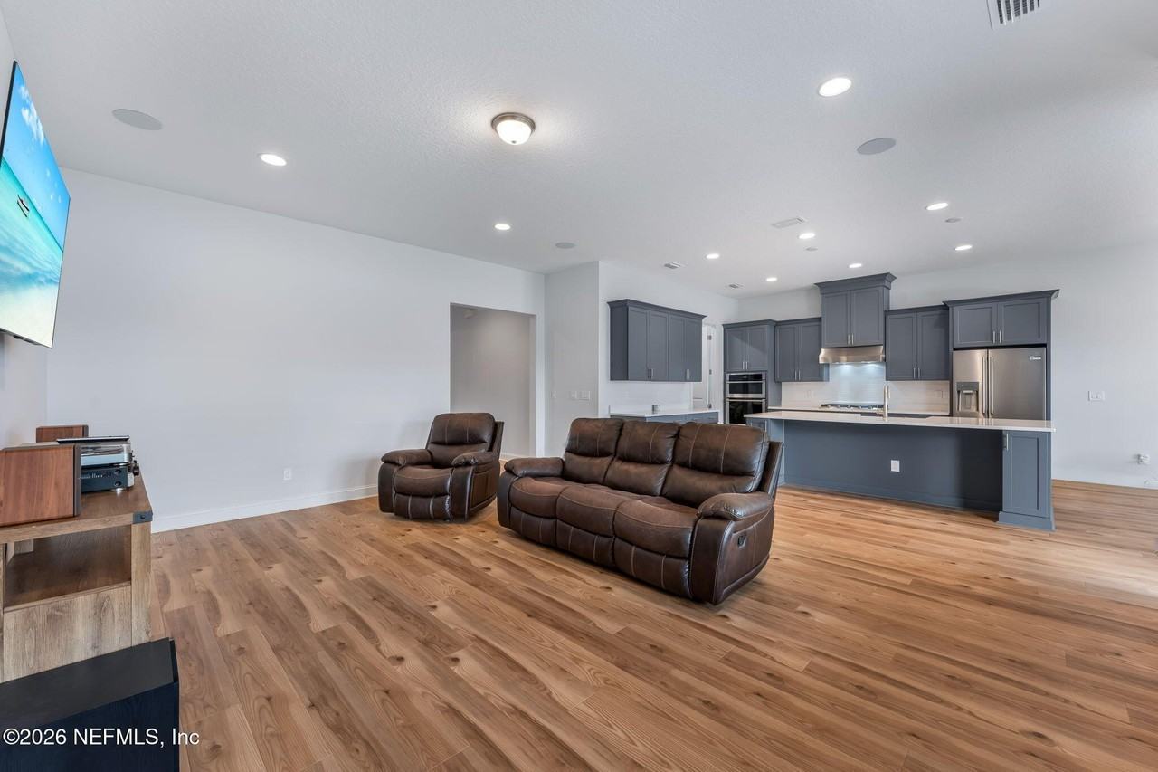 281 Pine Grove Pt - Photo 5 of 37