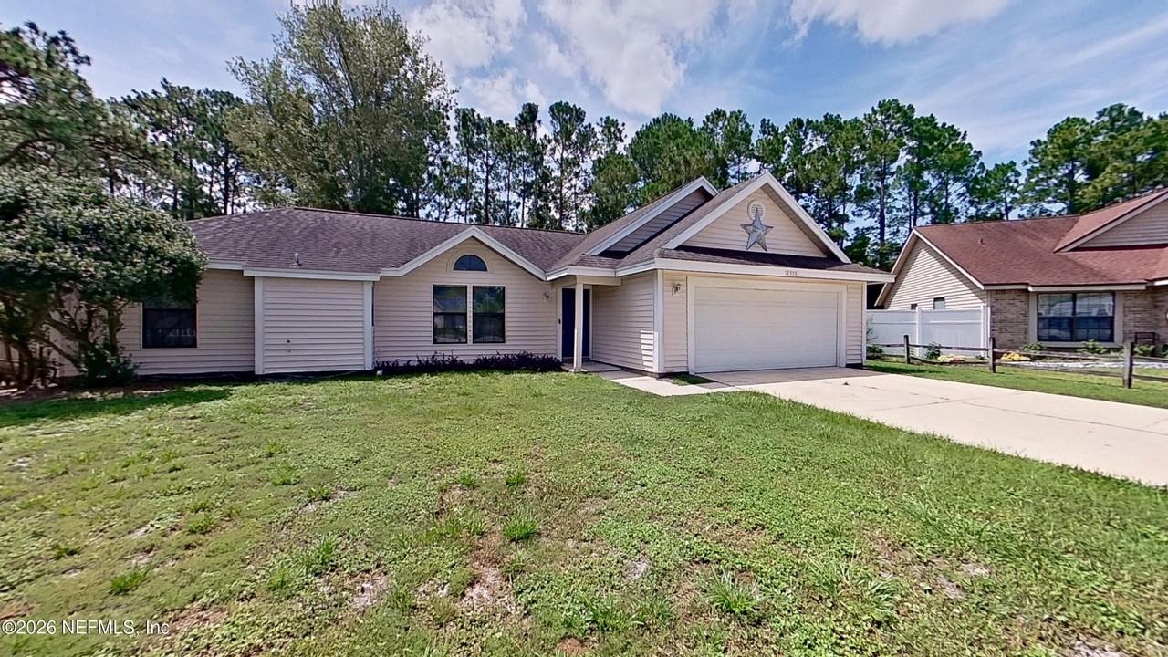 12958 Medford Ln - Photo 3 of 27