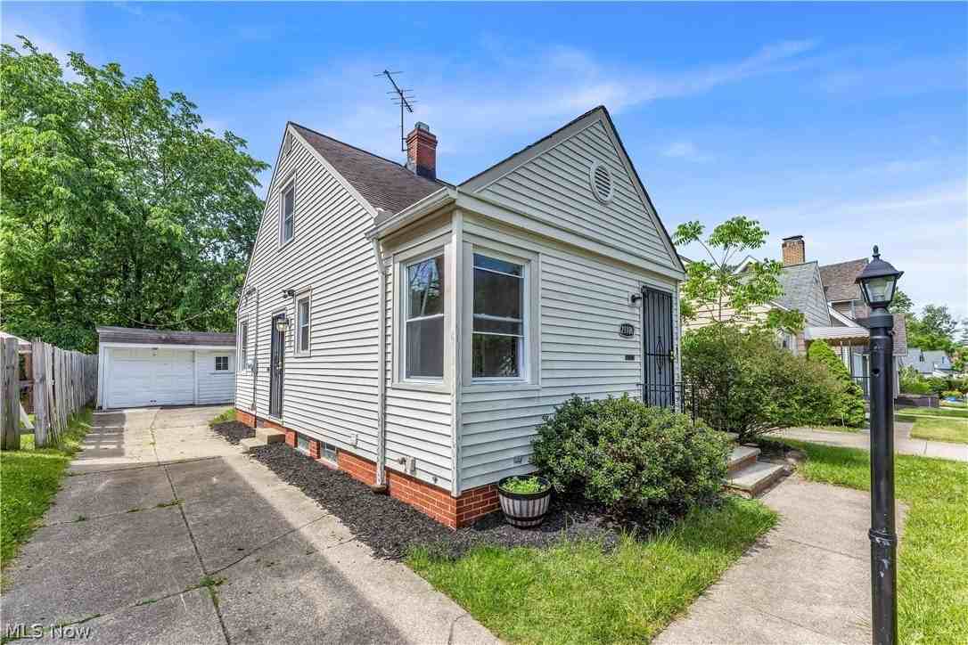 21106 Gardenview Dr - Photo 2 of 24