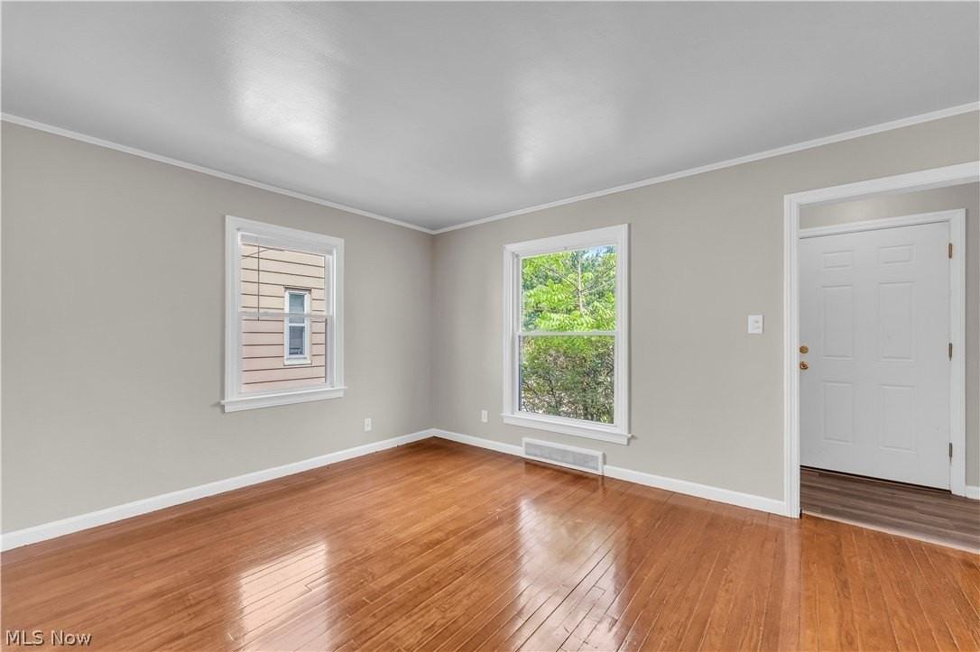 21106 Gardenview Dr - Photo 3 of 24