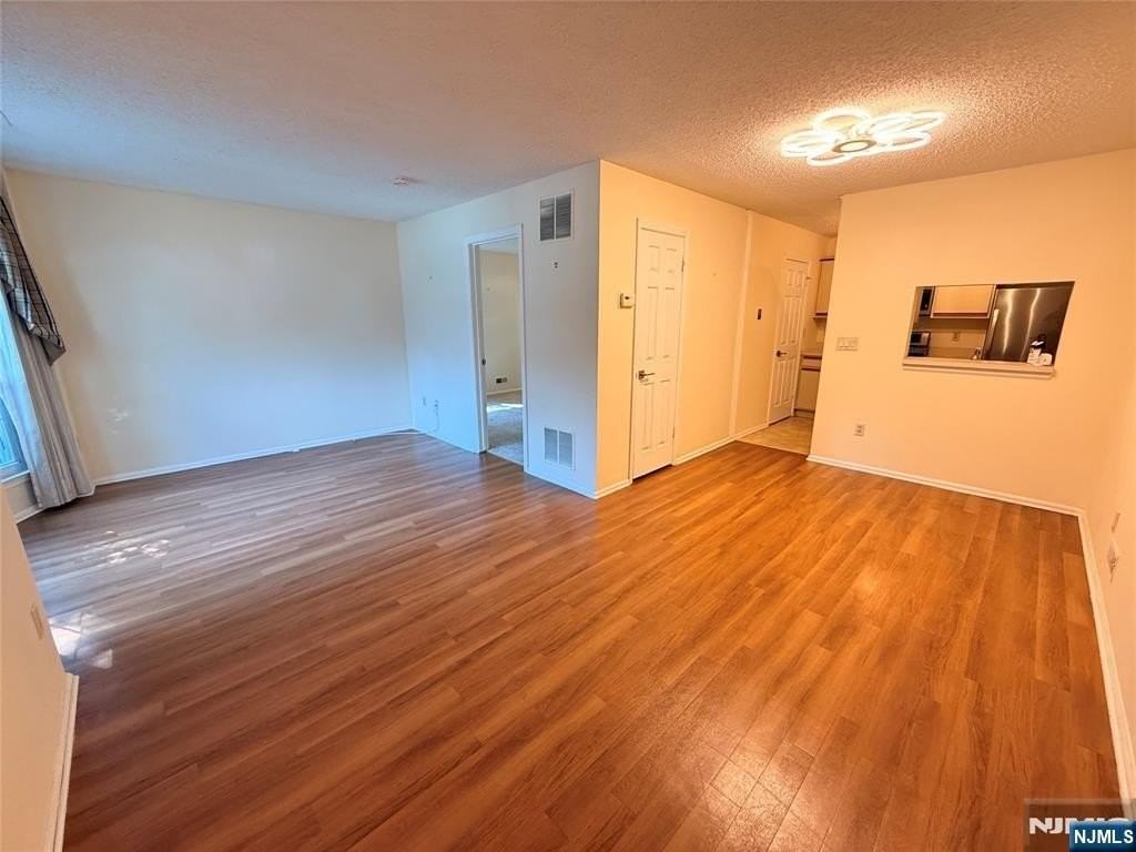 744 Pepperidge Rd - Photo 7 of 25
