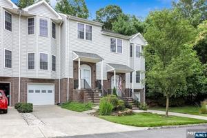 featured image of 49 Rockcreek Ter