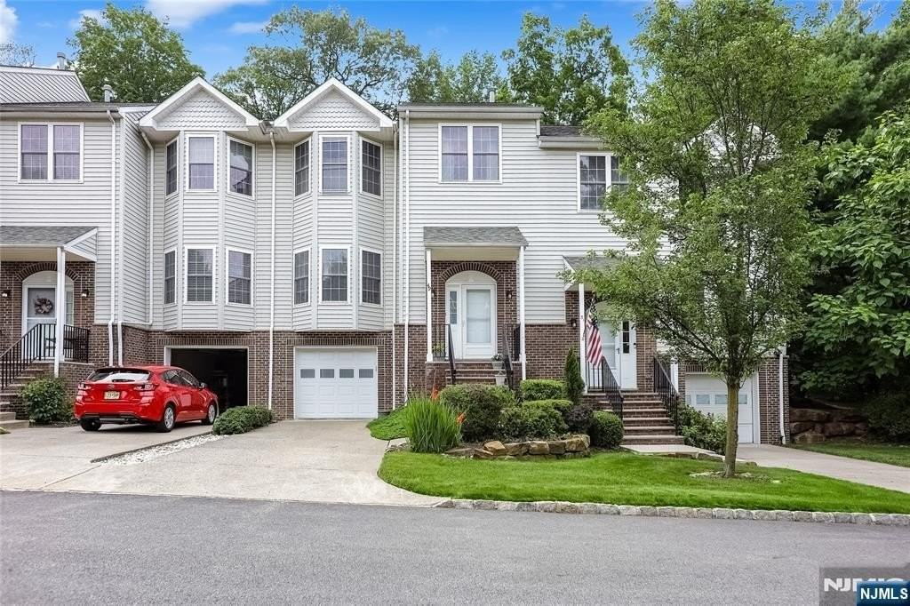 49 Rockcreek Ter - Photo 2 of 27