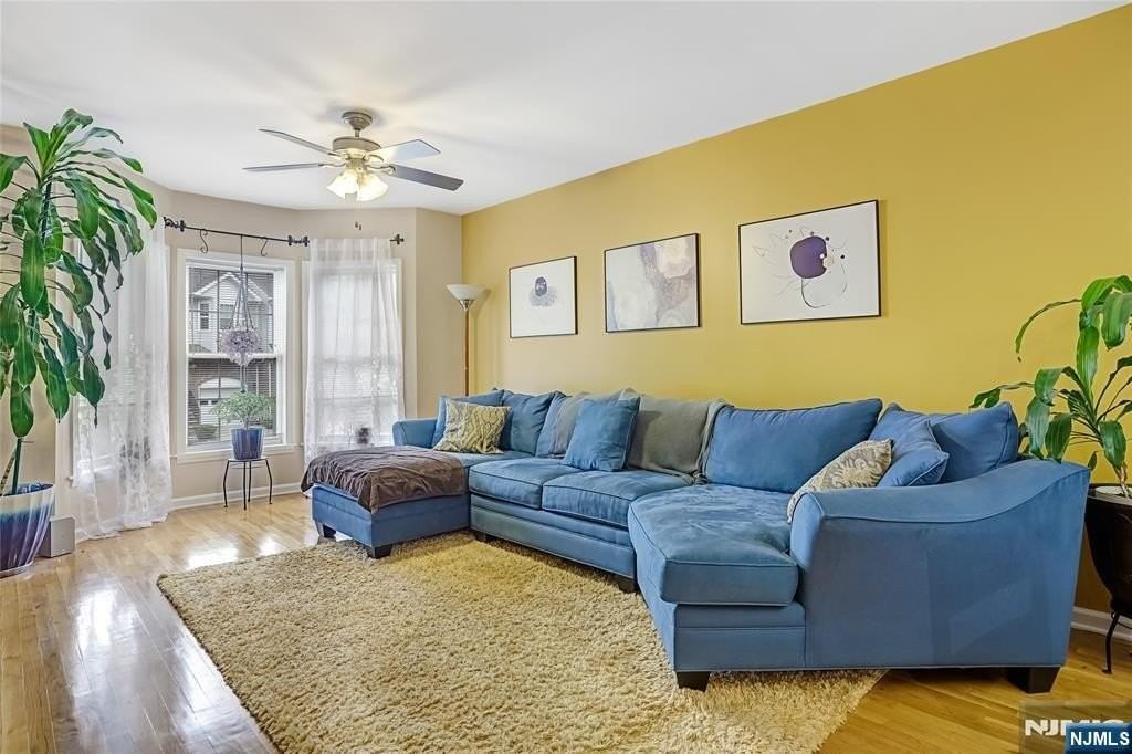 49 Rockcreek Ter - Photo 6 of 27