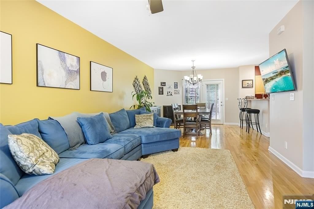 49 Rockcreek Ter - Photo 7 of 27