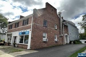 featured image of 206 Bellevue Ave #3