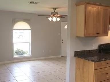 527 Pierre St - Photo 5 of 5