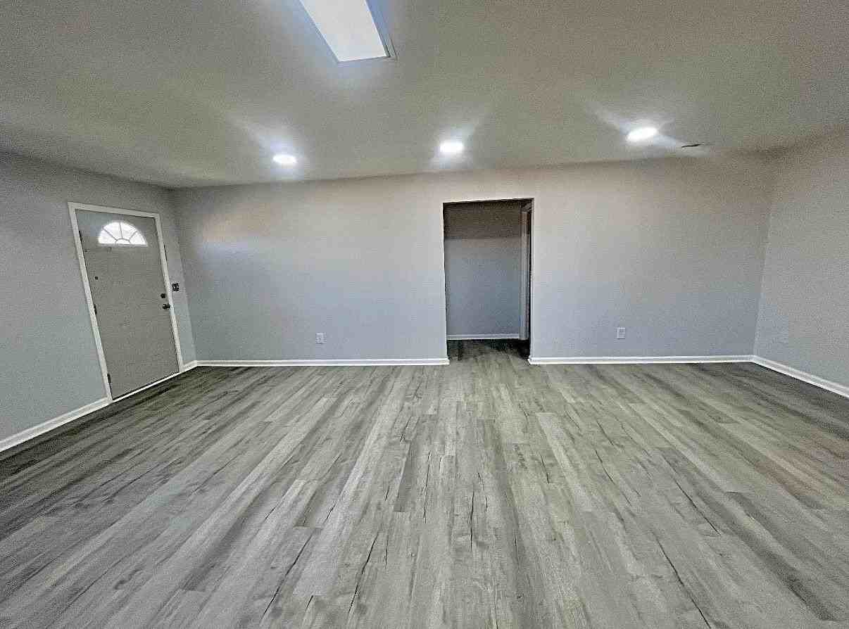 706 Ridge Ave - Photo 5 of 10