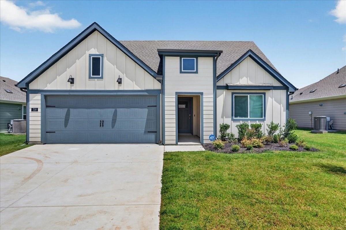 728 Orchid Way - Photo 2 of 37