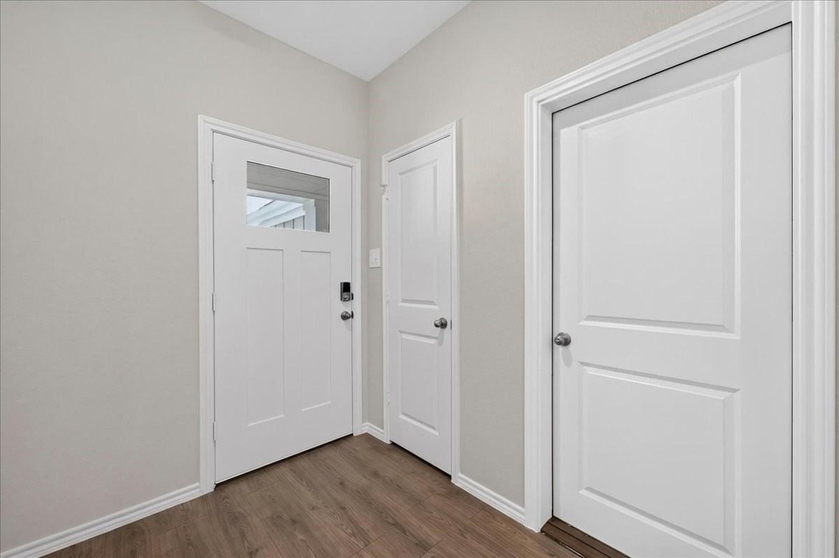 717 Sweet Pea Dr - Photo 5 of 36