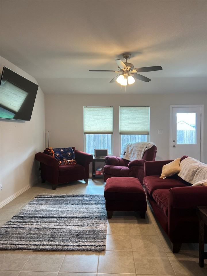 6304 Dry Gulch Trl - Photo 2 of 31