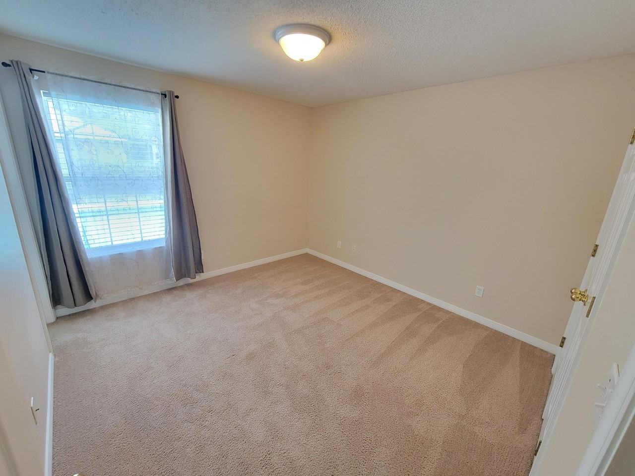 7201 Reef St - Photo 7 of 27