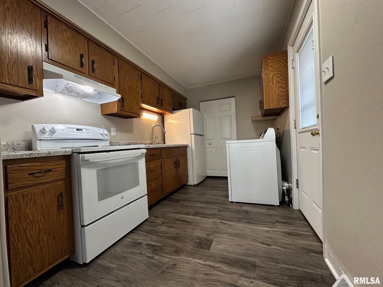 825 Ruth Ave - Photo 4 of 10